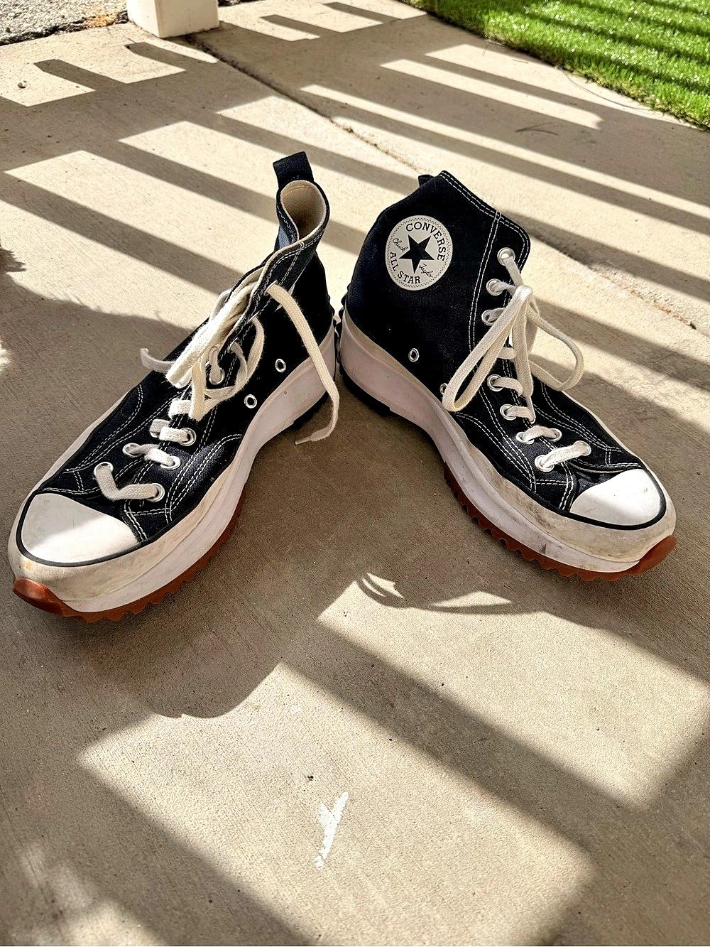 Converse Chuck Taylor All Star High Top Sneakers Black & White US 8.5